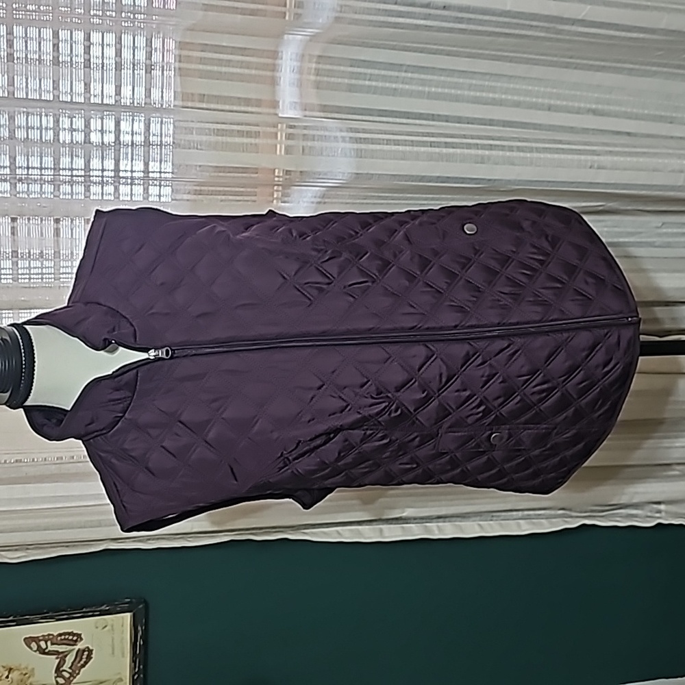Lightweight puffer vest